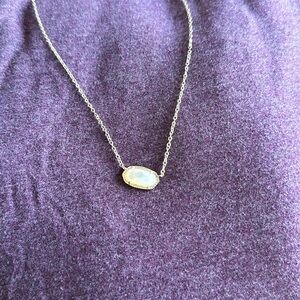 Kendra Scott Elisa oval necklace mother of pearl like new